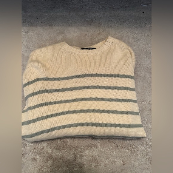 Brandy Melville Sweaters BUNDLE - Picture 5 of 7